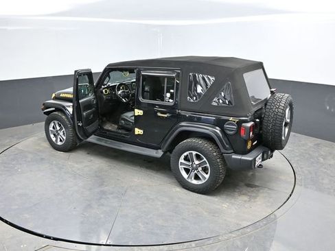 Used 2021 Jeep Wrangler Unlimited Sahara w/ Uconnect 4C Nav & Sound Group AWD/4WD image 39
