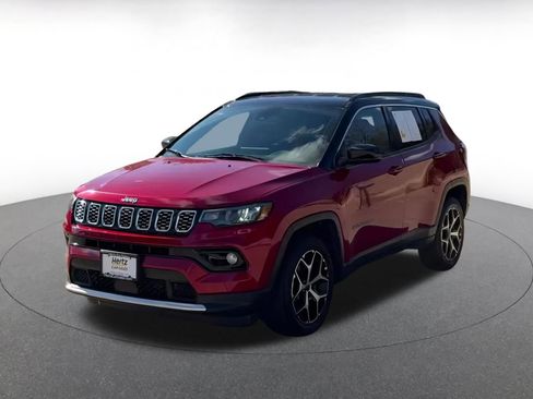 Used 2025 Jeep Compass Limited image 4
