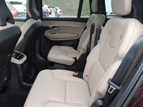 New 2026 Volvo XC90 T8 Ultra w/ Protection Package Premier AWD/4WD image 7