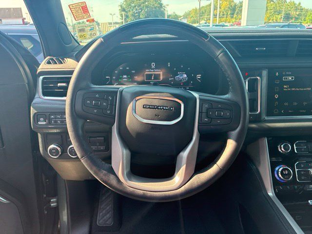 Used 2024 GMC Yukon Denali w/ Advanced Technology Package RWD image 23