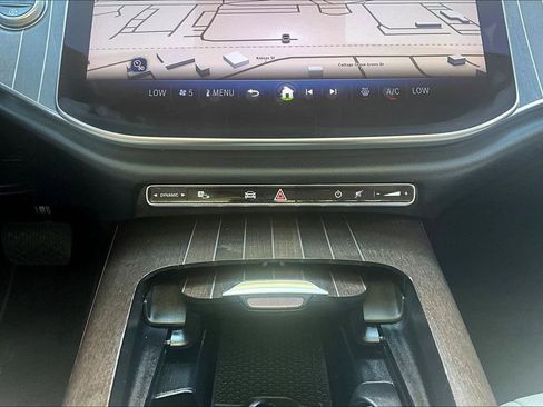 Used 2025 Mercedes-Benz E 350 Sedan image 41