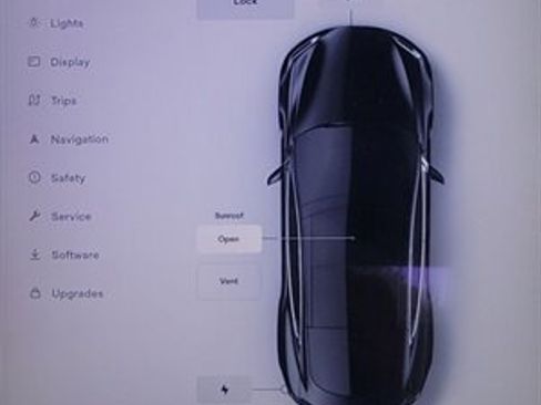 Used 2016 Tesla Model S 70D image 16