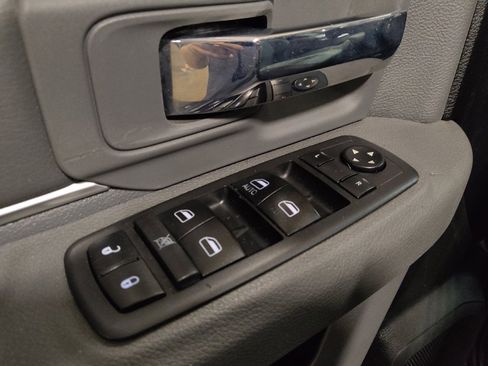 Used 2018 RAM 1500 Classic SLT RWD image 27