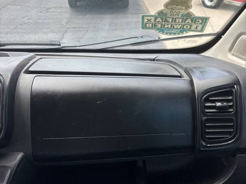 Used 2023 RAM ProMaster 2500 FWD image 13