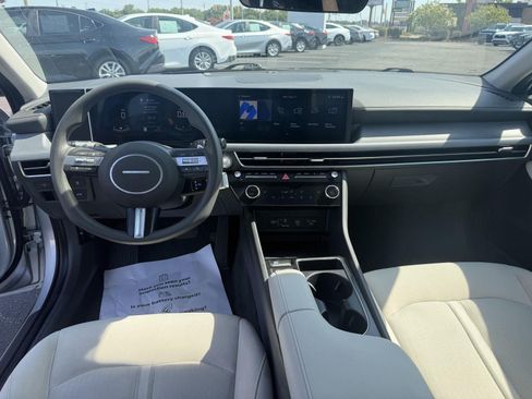 Used 2025 Hyundai Sonata SEL FWD image 17