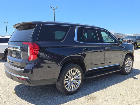 Used 2023 GMC Yukon SLT RWD image 4