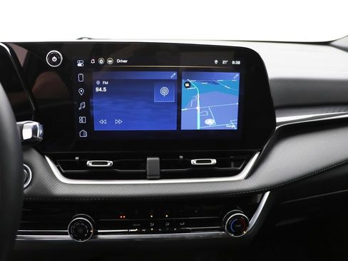 Used 2025 Chevrolet Equinox LT image 22