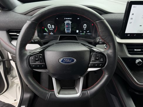 Used 2025 Ford Explorer ST-Line w/ ST-Line Street Pack AWD/4WD image 18