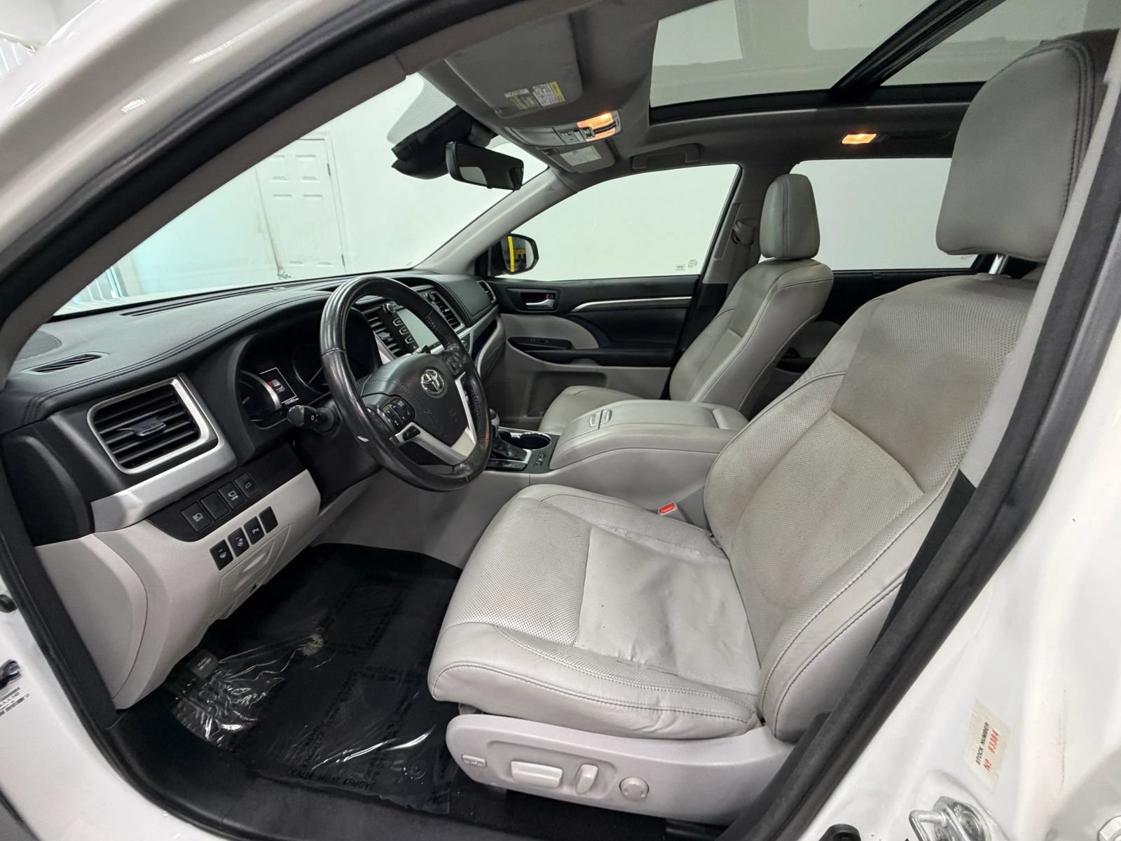 Used 2018 Toyota Highlander Limited Platinum AWD/4WD image 14