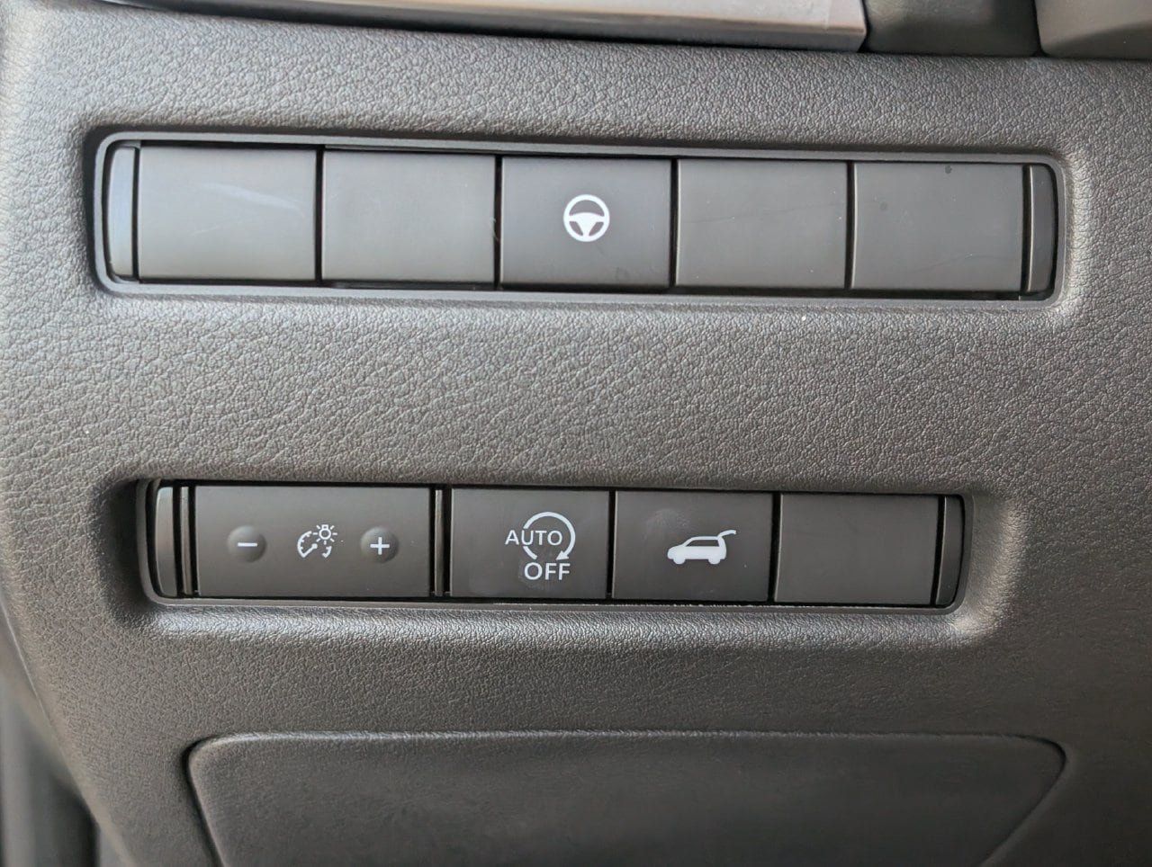 Certified 2025 Nissan Rogue SV w/ SV Premium Package FWD image 24