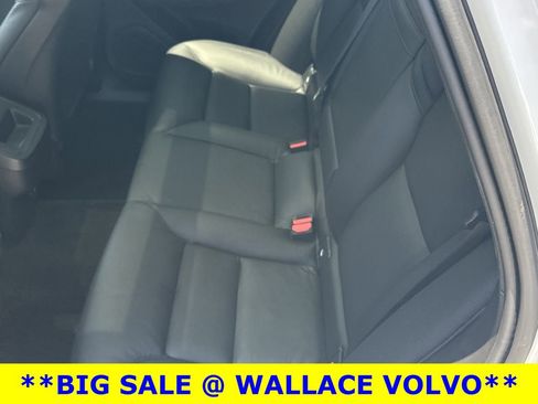 Used 2021 Volvo XC60 T5 Momentum w/ Climate Package AWD/4WD image 14
