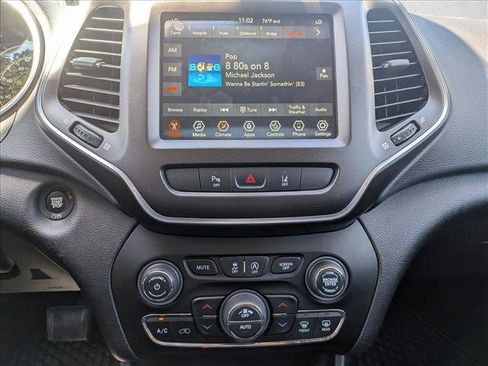 Used 2021 Jeep Cherokee Trailhawk AWD/4WD image 16