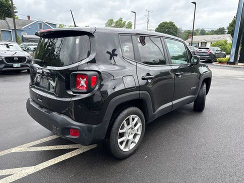 Used 2023 Jeep Renegade Latitude AWD/4WD image 8