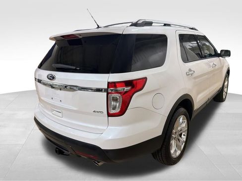 Used 2014 Ford Explorer XLT w/ Equipment Group 202A image 4