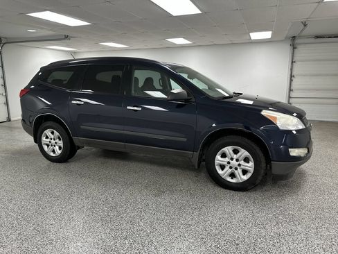 Used 2012 Chevrolet Traverse LS FWD image 2