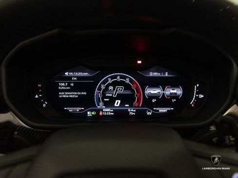 Used 2024 Lamborghini Urus Performante AWD/4WD image 50
