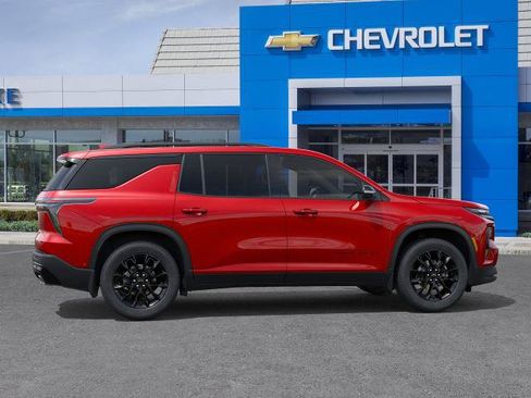 New 2026 Chevrolet Traverse LT w/ Midnight/Sport Edition FWD image 5