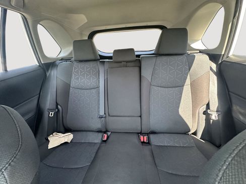 Used 2025 Toyota RAV4 XLE AWD/4WD image 12