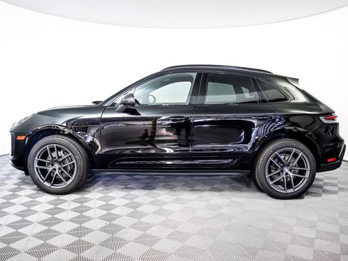 Used 2024 Porsche Macan Turbo image 2