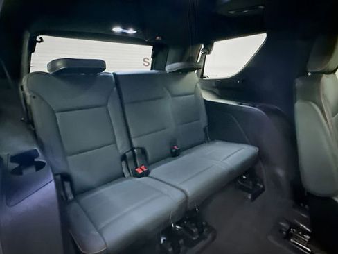 Used 2025 GMC Yukon AT4 w/ AT4 Premium Package image 30