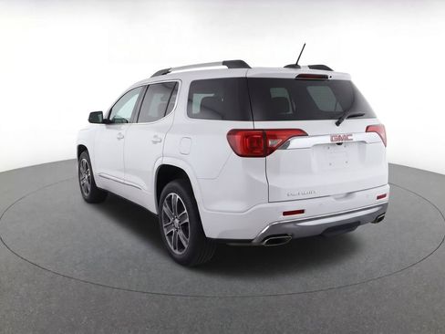 Used 2018 GMC Acadia Denali w/ Technology Package FWD image 5