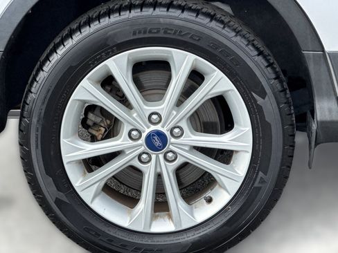 Used 2017 Ford Escape SE AWD/4WD image 13