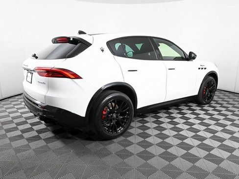 Used 2025 Maserati Grecale Modena image 8