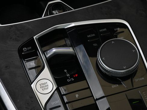 Used 2024 BMW X7 xDrive40i image 22