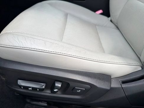 Used 2014 Lexus ES 350 w/ Luxury Package FWD image 14