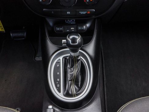 Used 2015 Kia Soul + FWD image 22