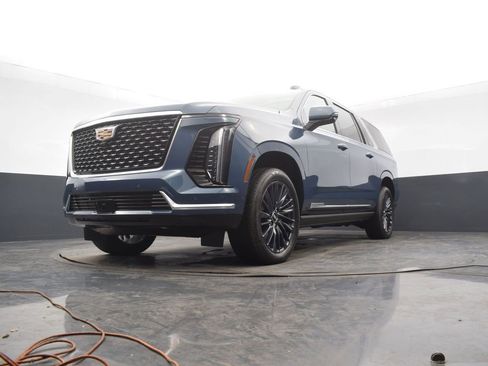 Certified 2026 Cadillac Escalade ESV Luxury w/ Touring Package image 50