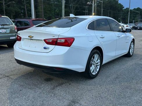 Used 2018 Chevrolet Malibu LT FWD image 3