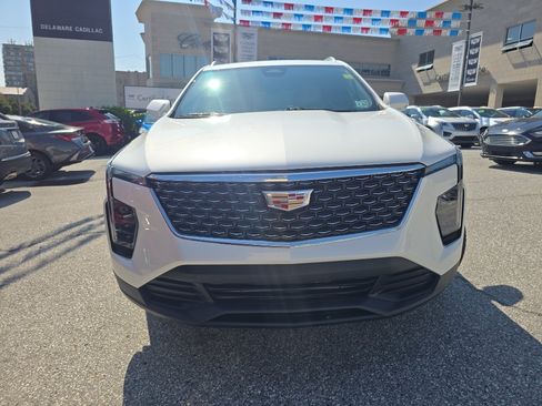 Used 2024 Cadillac XT4 Luxury w/ Cold Weather Package AWD/4WD image 3