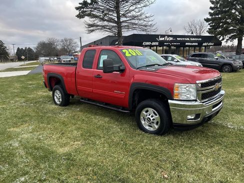 Used 2011 Chevrolet Silverado 2500 LT w/ Interior Plus Package image 3
