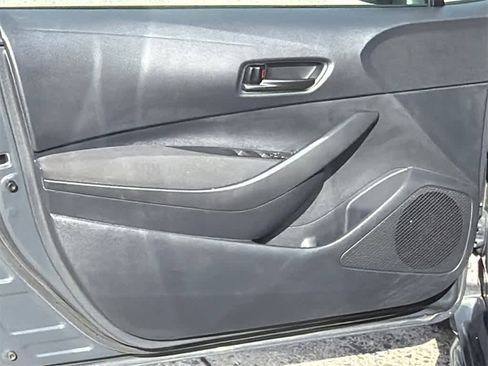 Used 2025 Toyota Corolla LE image 11