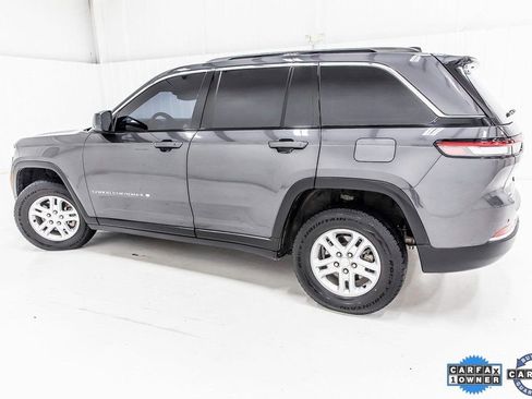 Used 2024 Jeep Grand Cherokee Laredo image 4