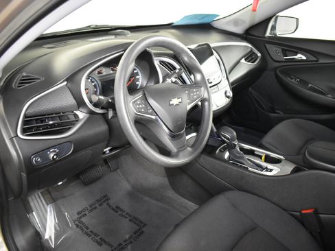 Used 2024 Chevrolet Malibu LT image 38