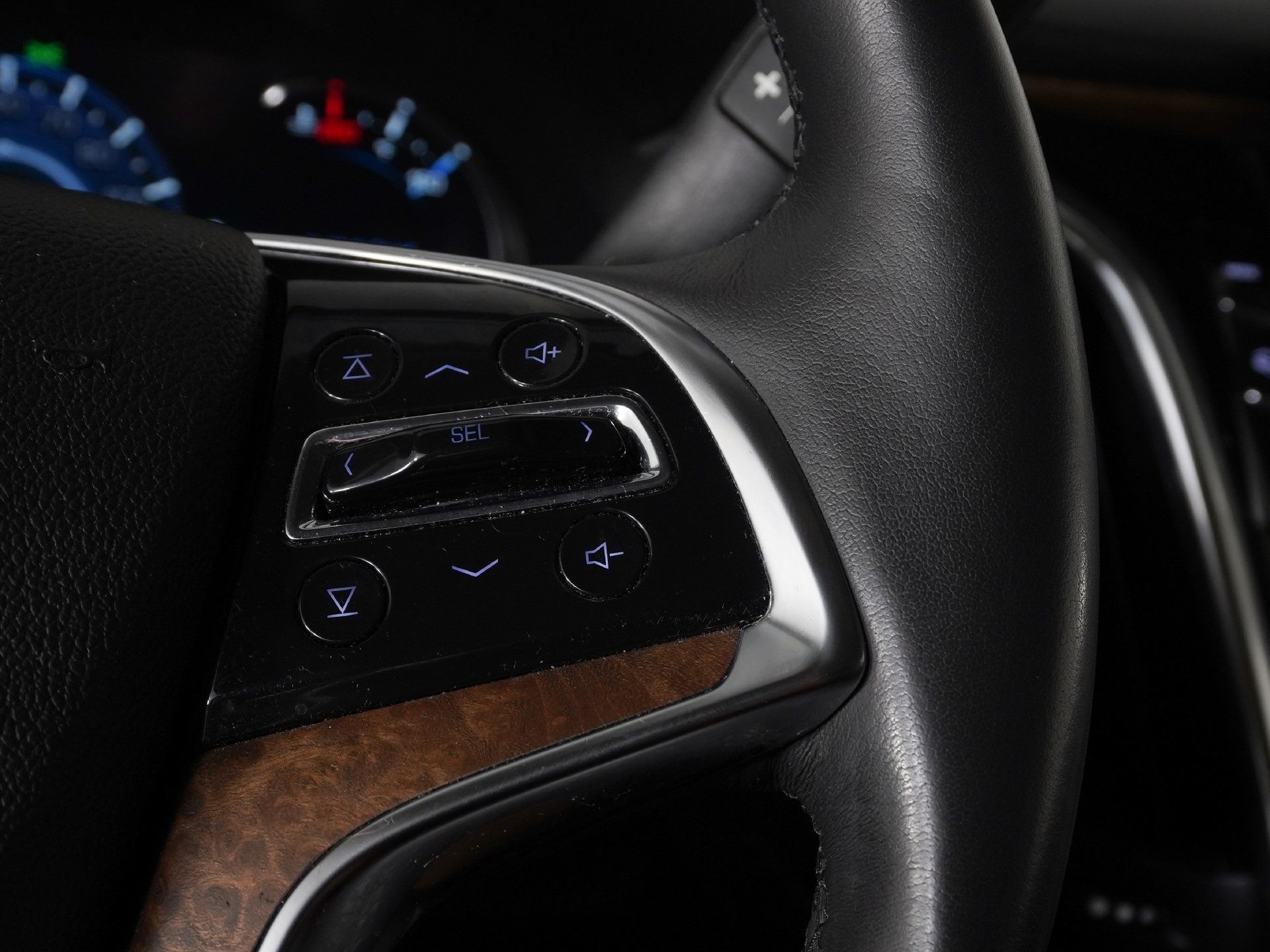 Used 2020 Cadillac Escalade Premium Luxury AWD/4WD image 25
