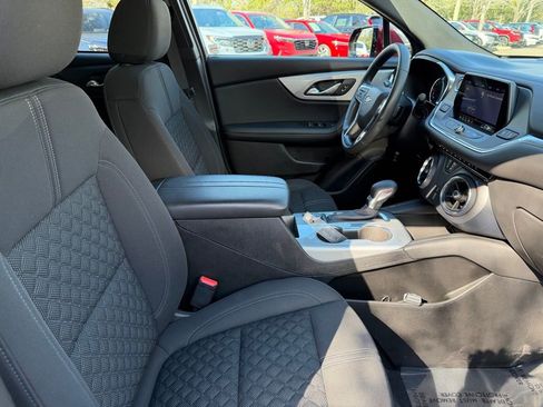 Used 2022 Chevrolet Blazer LT image 9
