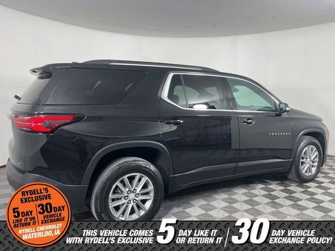Certified 2023 Chevrolet Traverse LT w/ Rear Camera Mirror Package image 4