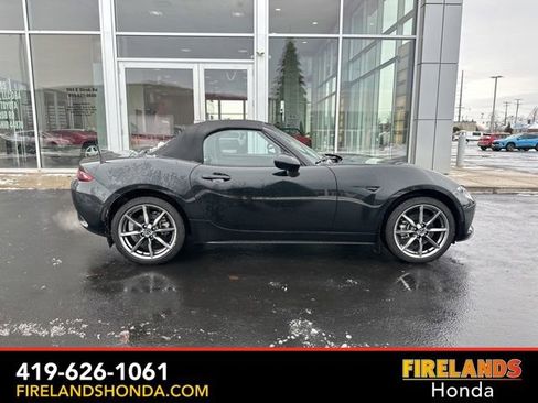 Used 2022 MAZDA MX-5 Miata Grand Touring w/ Weather Package image 10