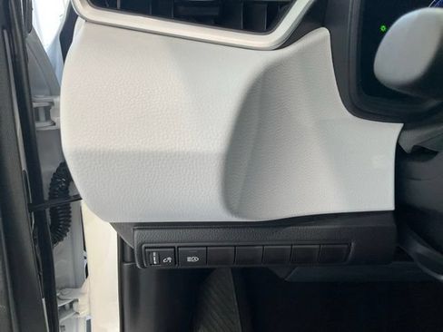 Used 2026 Toyota Corolla SE FWD image 8