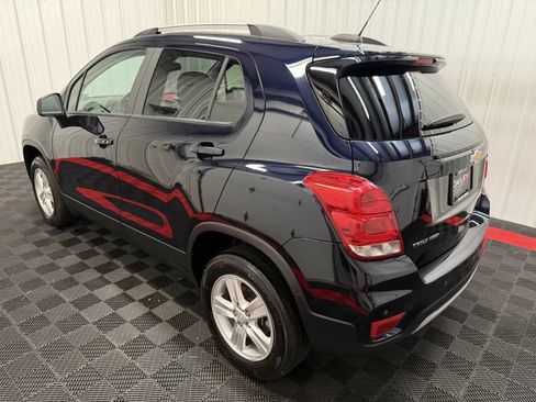 Used 2022 Chevrolet Trax LT w/ Driver Confidence Package AWD/4WD image 2
