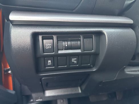 Used 2019 Subaru Crosstrek 2.0i Limited w/ Moonroof Package w/Navigation image 25