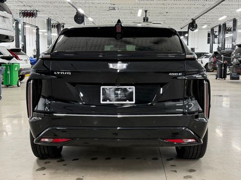 Used 2024 Cadillac Lyriq Tech RWD image 10