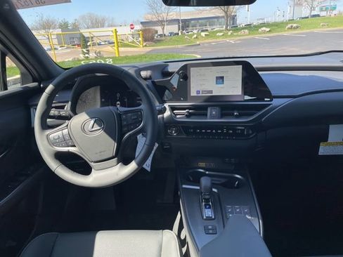 New 2026 Lexus UX 300h AWD image 19