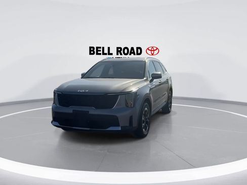 Used 2024 Kia Sorento S image 3