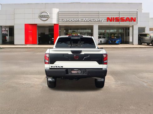 Used 2024 Nissan Titan PRO-4X w/ Pro-4x Utility Package image 4