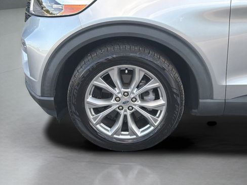 Used 2021 Ford Explorer XLT w/ Equipment Group 202A RWD image 27