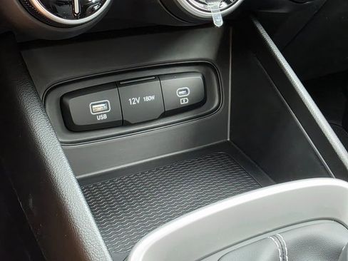 New 2025 Hyundai Venue SEL image 29